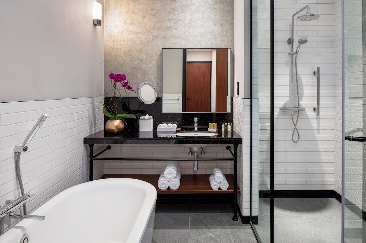 DoubleTree by Hilton Dubai M Square Hotel & Residences 4