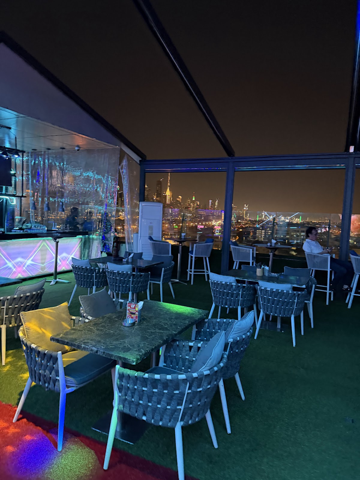High Note Pool & Sky Lounge 4