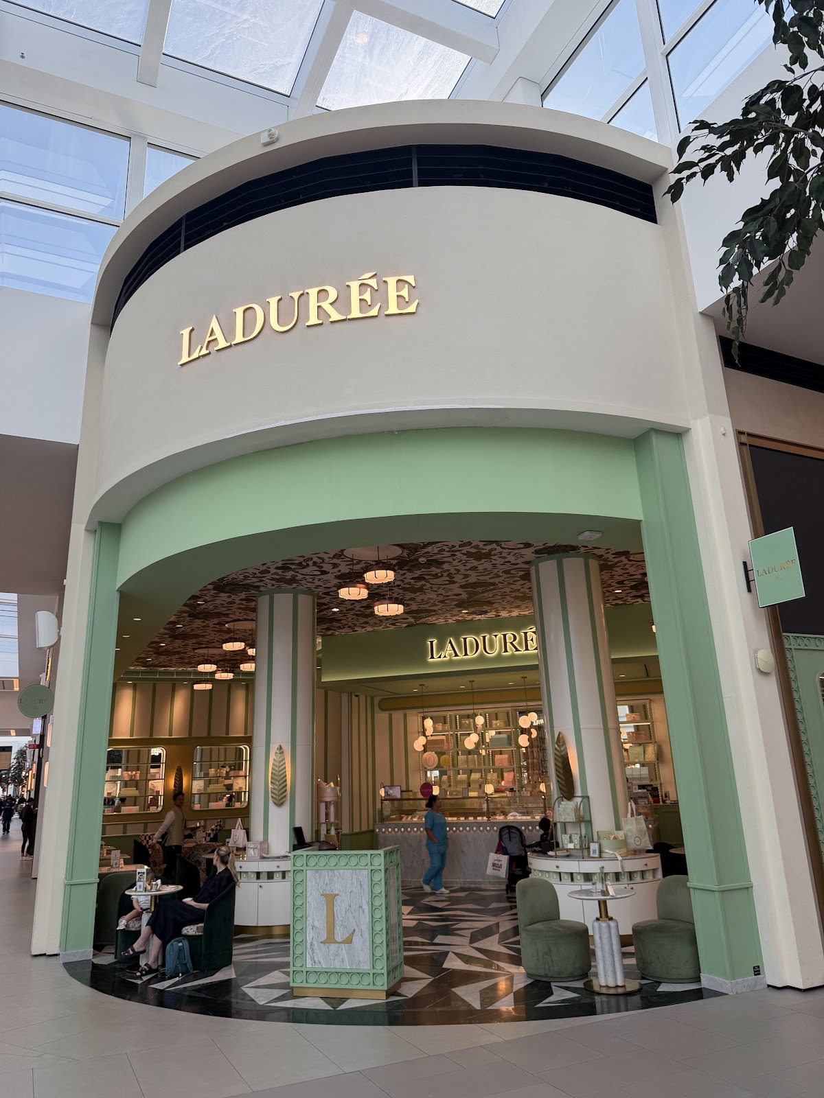 Ladurée Dubai Hills 4