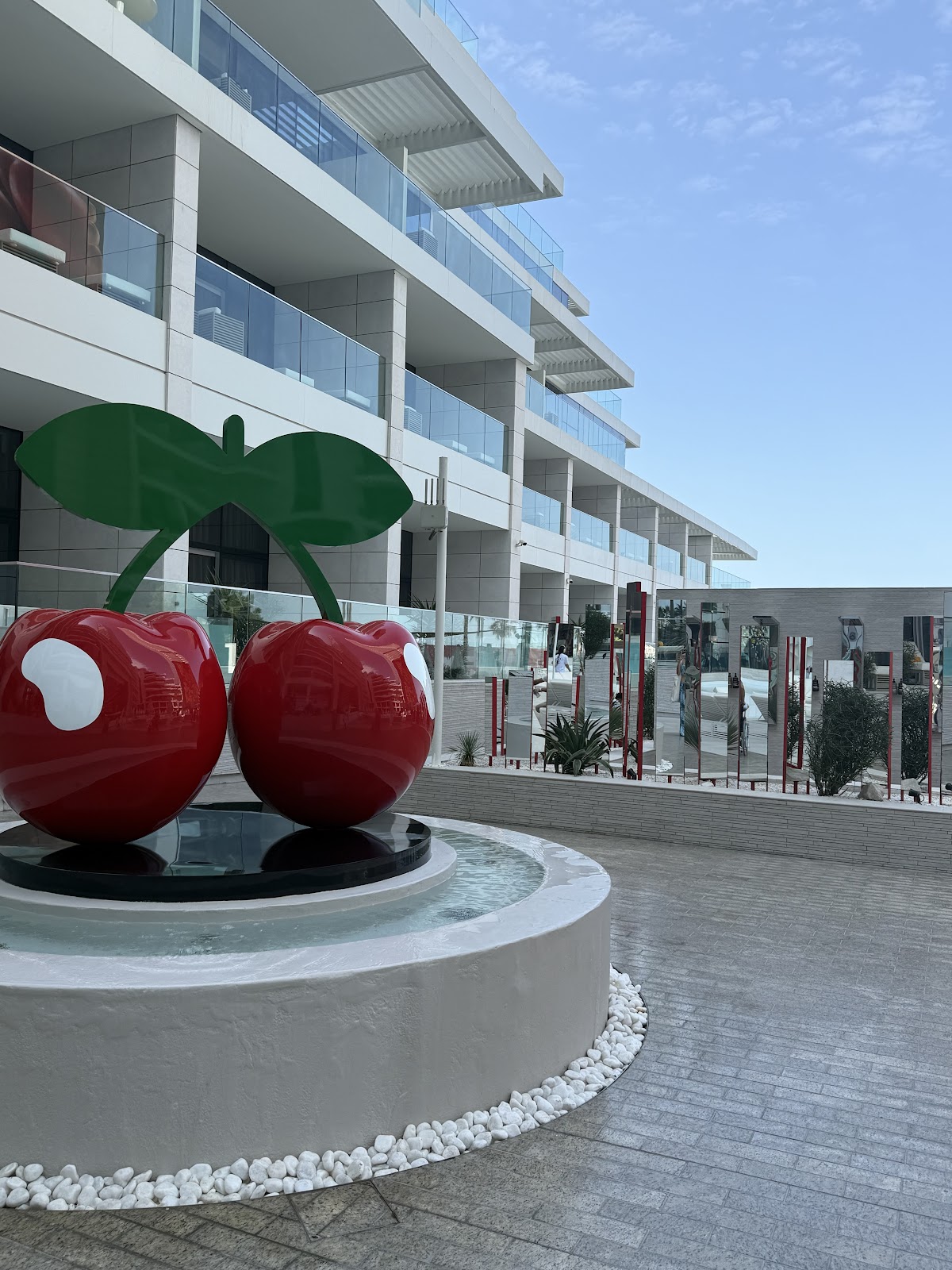 Playa Pacha | Pool and Private Beach Club| FIVE LUXE JBR 4