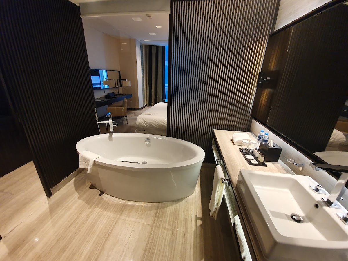 Sheraton Dubai Creek Hotel & Towers 4