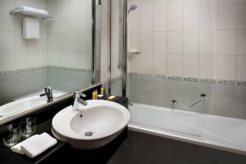 Dubai Marriott Harbour Hotel & Suites 4