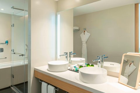 Aloft by Marriott Dubai Creek 4