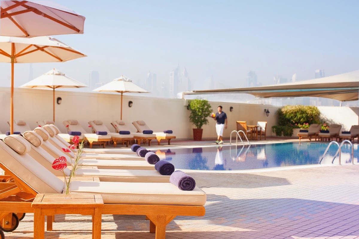 Mövenpick Hotel & Apartments Bur Dubai 3