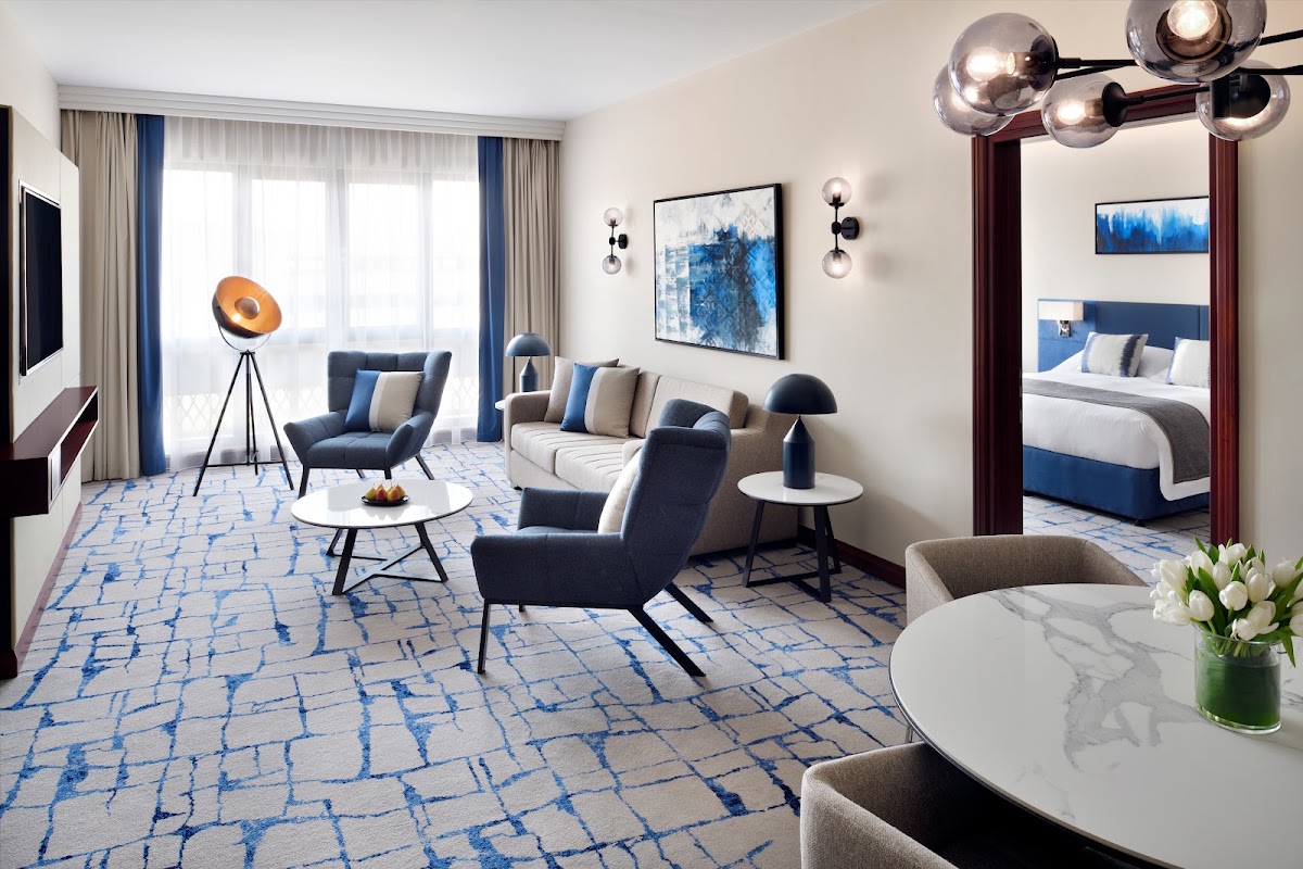 Mövenpick Hotel & Apartments Bur Dubai 5