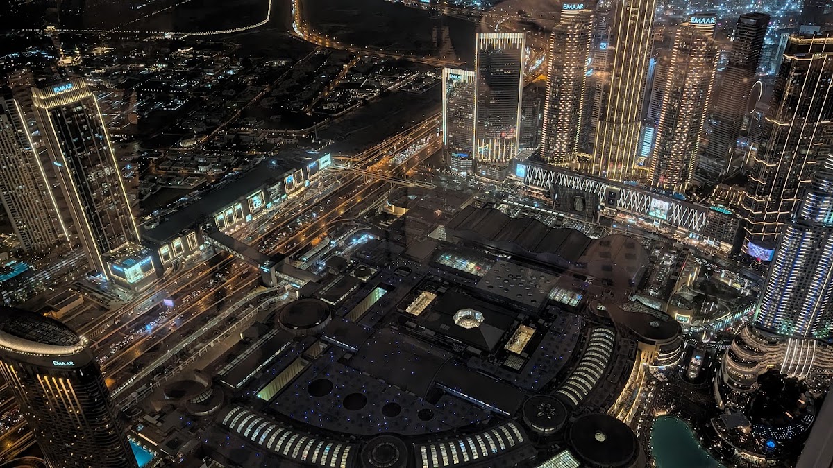 Atmosphere Burj Khalifa 4
