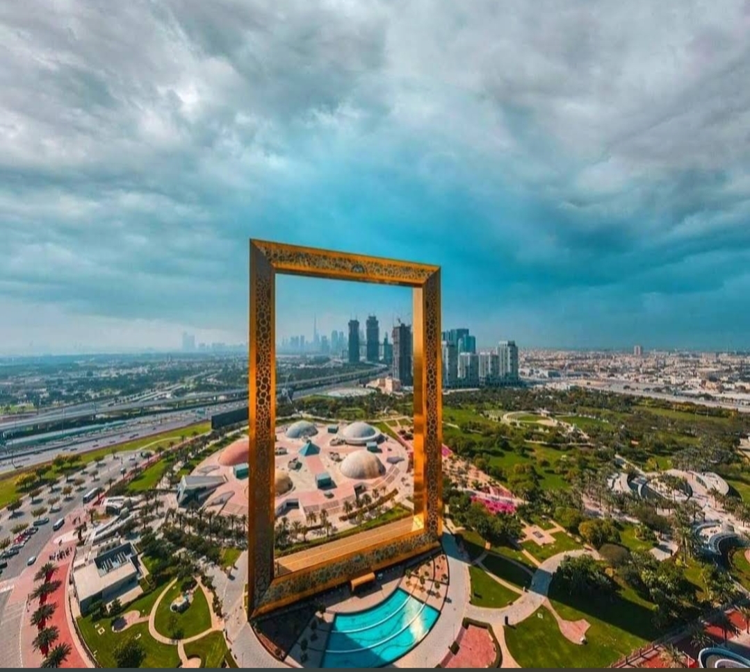 Dubai Frame 2