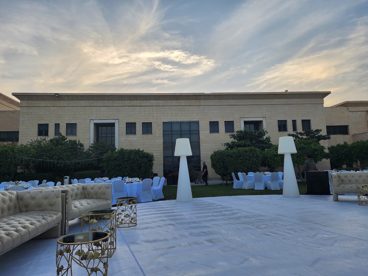 Al Zahiya Wedding Halls قاعات الزاهية للأعراس والمناسبات 5